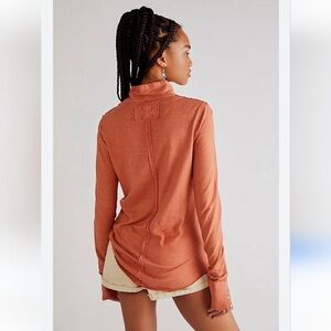🕑 NWOT | We The Free | Willow Hemp | Mock‑Neck Button Sleeves | Terracotta | M/L